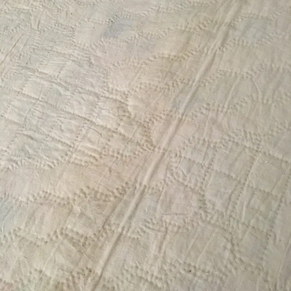 Antique Hand Quilted Flower Garden Quilt - Picture 7 of 8